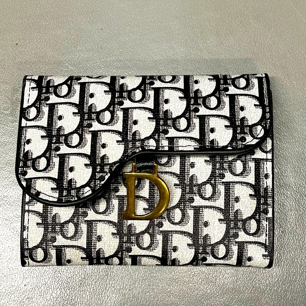 Di or Wallet